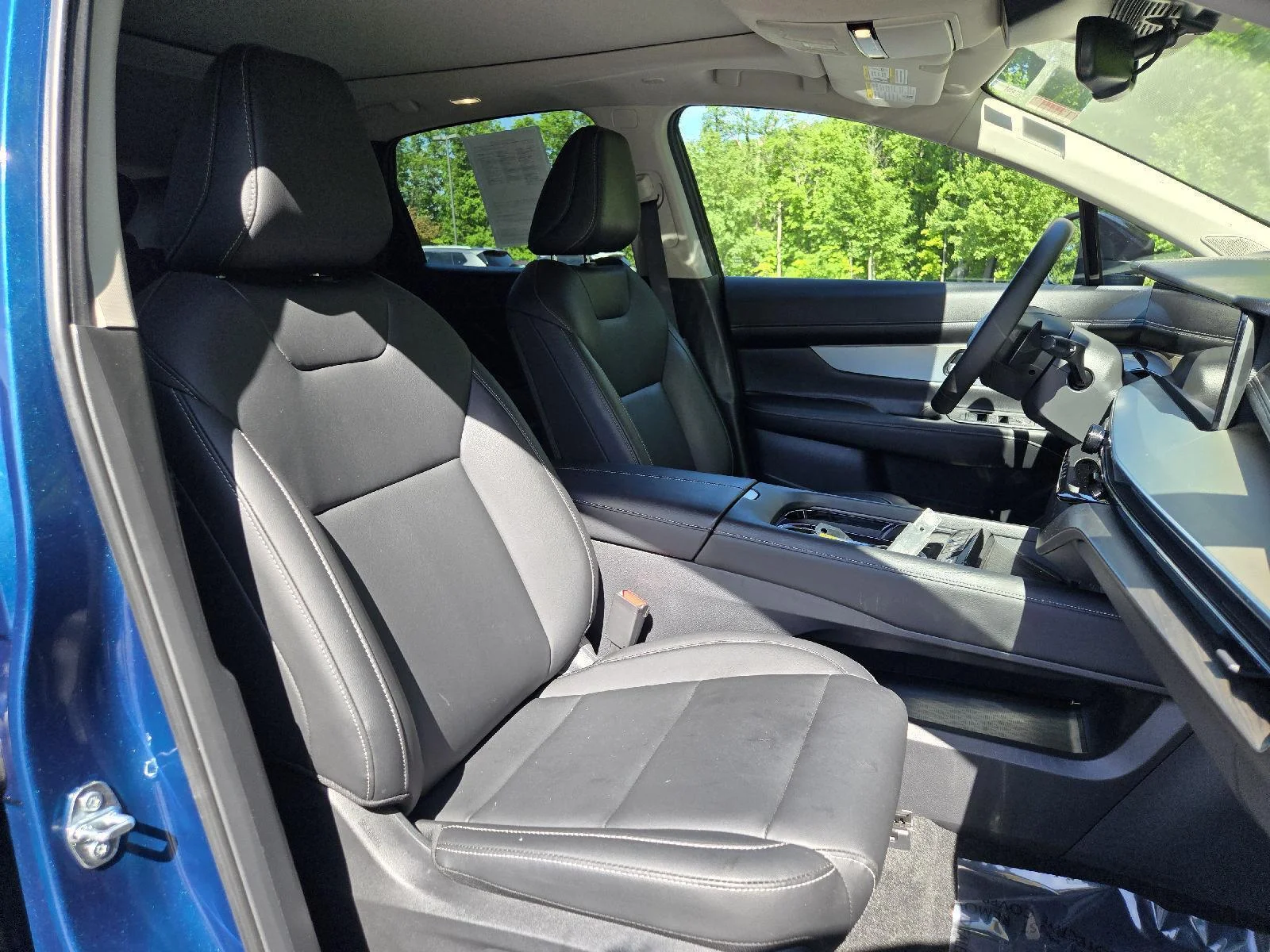 Used 2025 Aurora Blue Pearl Metallic Nissan SL image 25