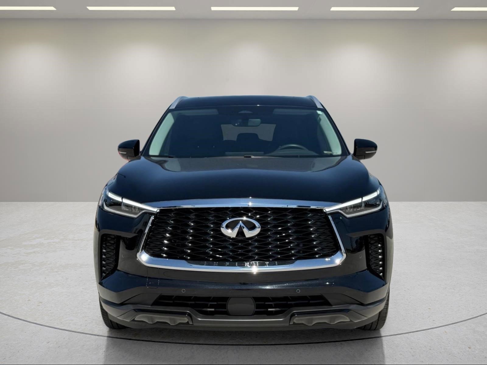 Used 2023 Mineral Black INFINITI LUXE image 10