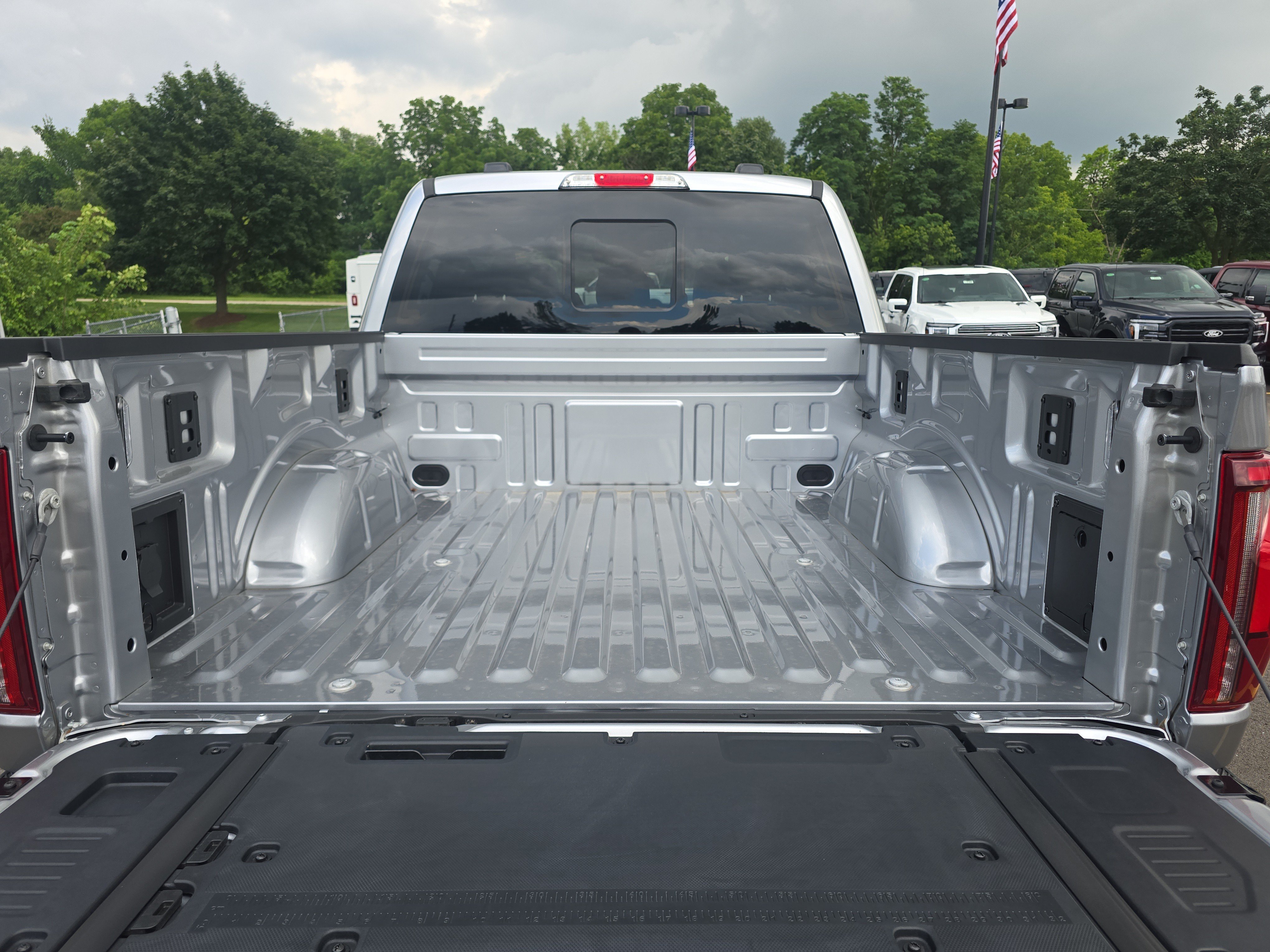 New 2026 Iconic Silver Metallic Ford Lariat® image 8