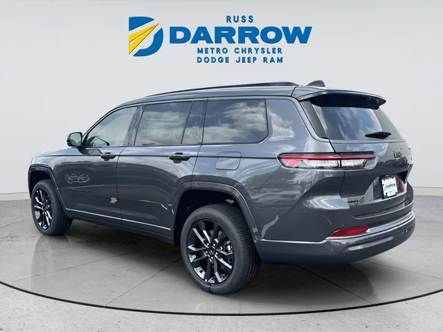New 2026 Baltic Gray Metallic Clear-Coat Exterior Paint Jeep Limited image 3