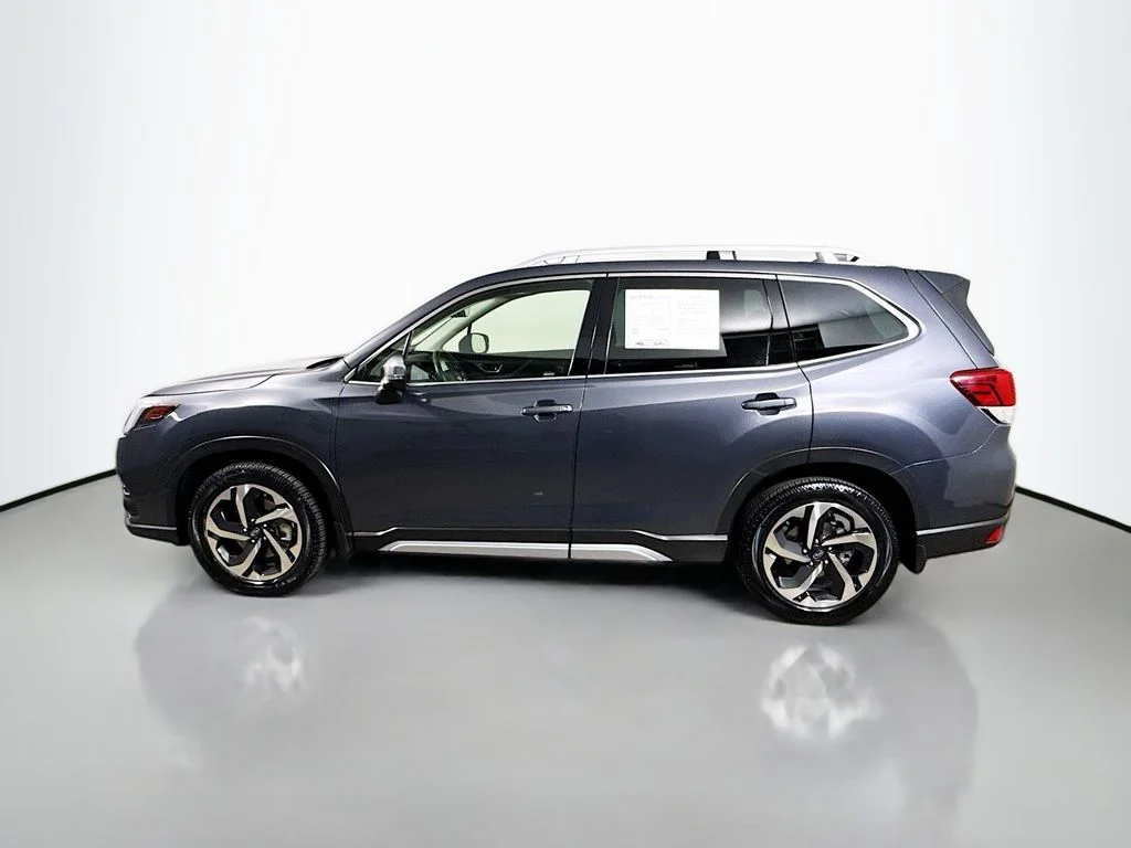 Used 2022 Magnetite Gray Metallic Subaru Touring image 4