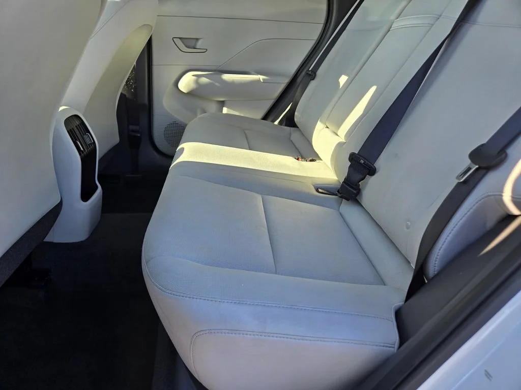 Used 2024 Atlas White Hyundai SEL image 11