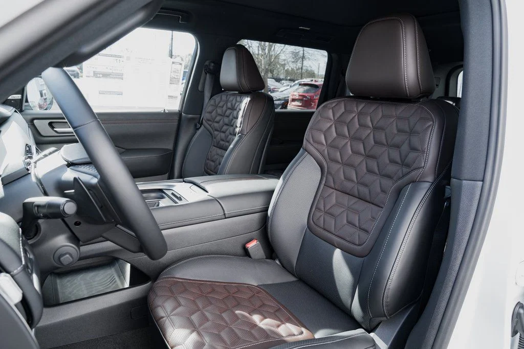New 2026 Aspen White TriCoat Nissan Platinum image 21