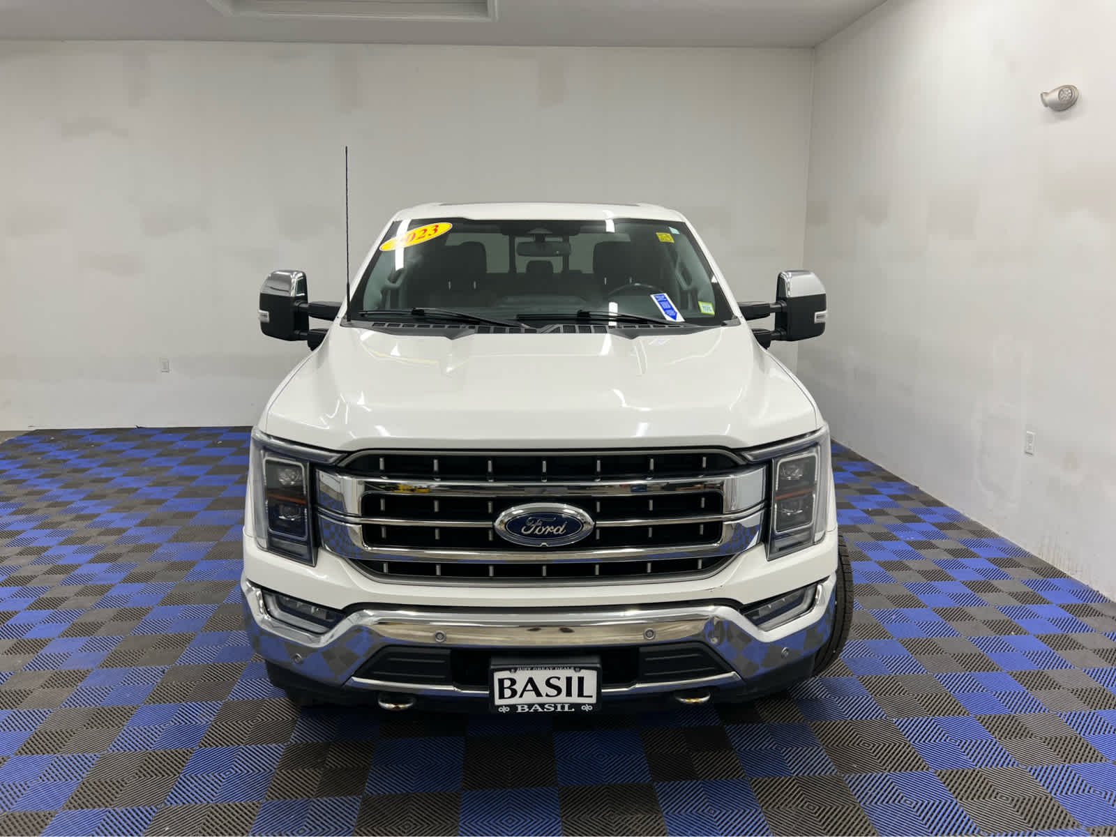 Used 2023 Star White Metallic Tri-Coat Ford LARIAT image 11