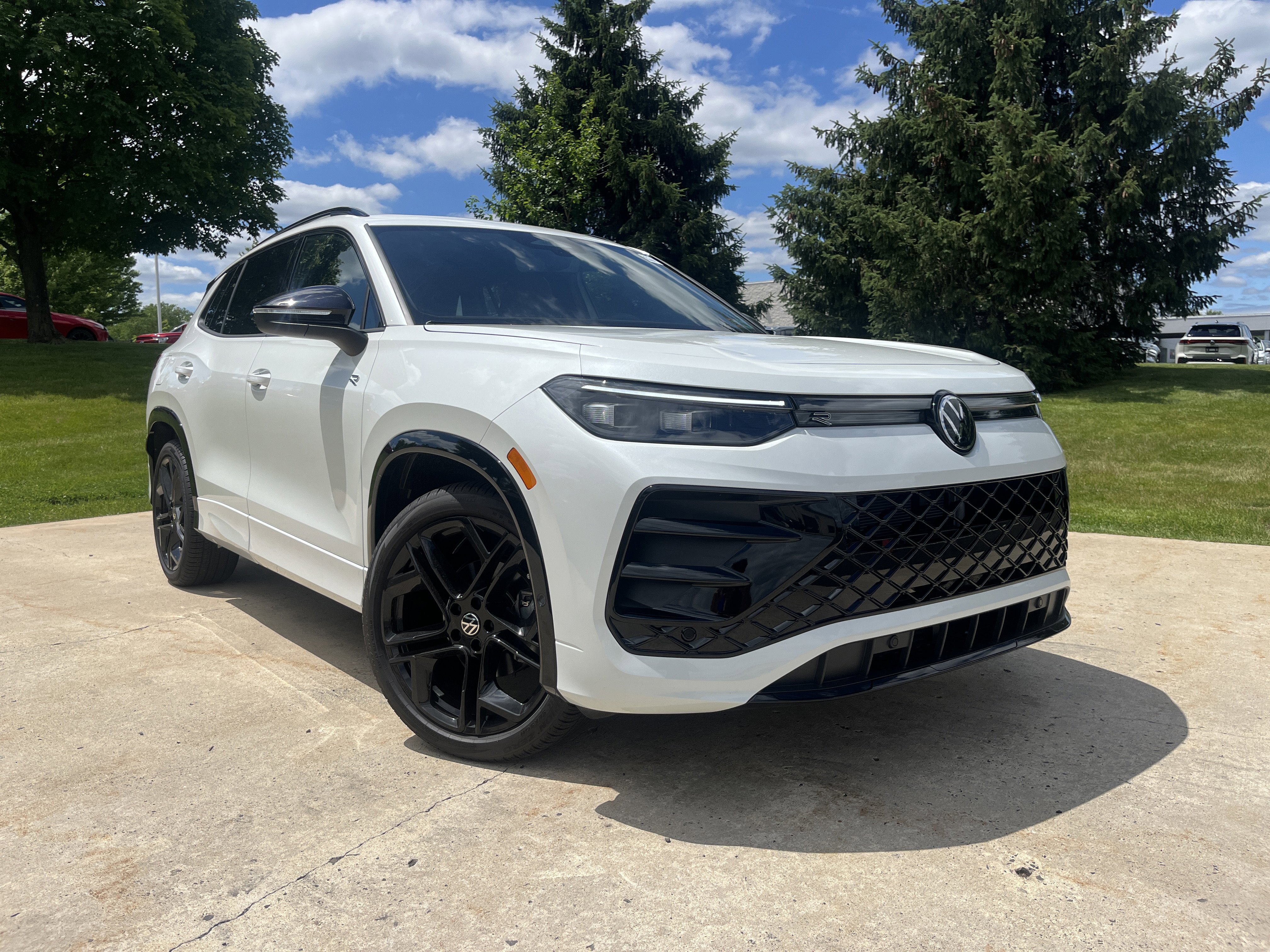New 2026 Opal White Pearl Volkswagen SE R-Line Black image 2