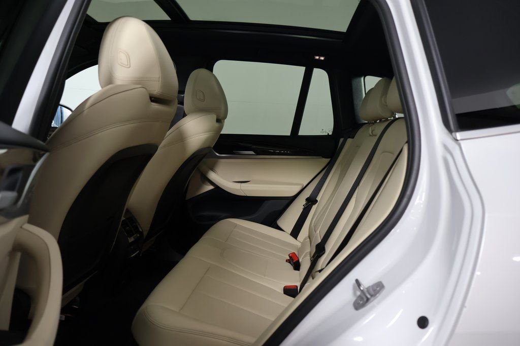 Used 2023 Mineral White Metallic BMW xDrive30i image 10