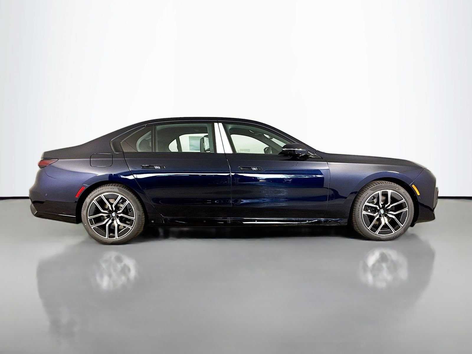 New 2026 Carbon Black Metallic BMW 760i xDrive image 8