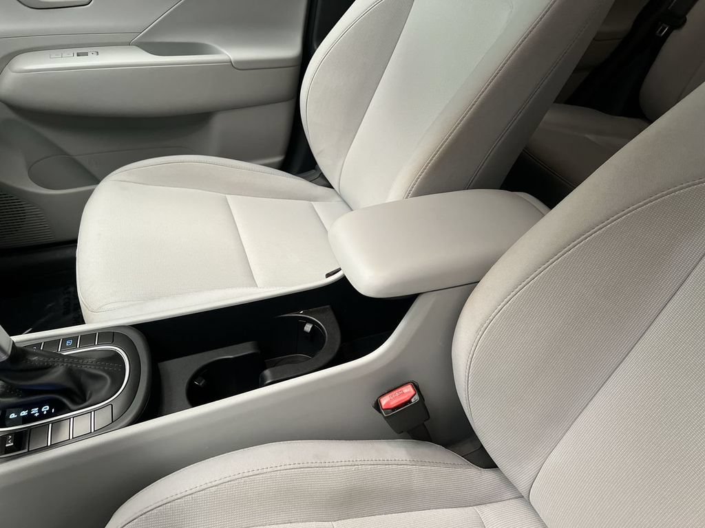 2025 Hyundai Kona SEL - Photo 20