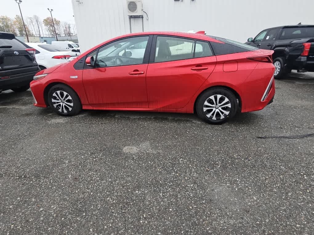 Certified Used 2022 Supersonic Red Toyota XLE image 3