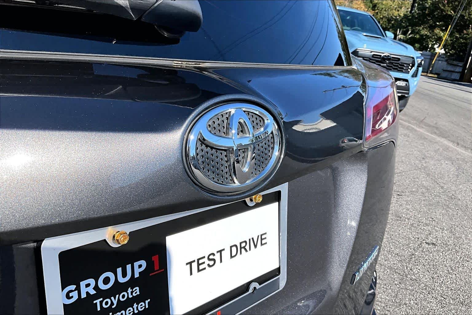Certified Used 2018 Magnetic Gray Metallic Toyota Limited image 31