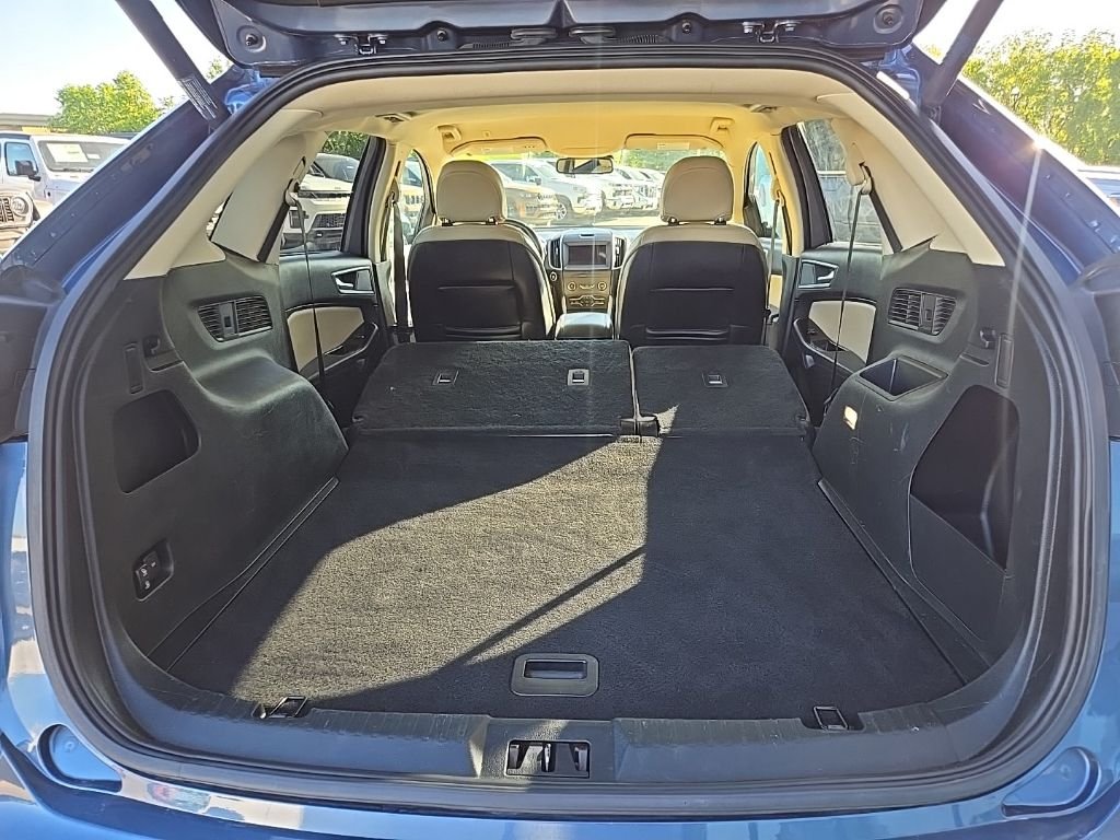 Used 2019 Blue Ford SEL image 93