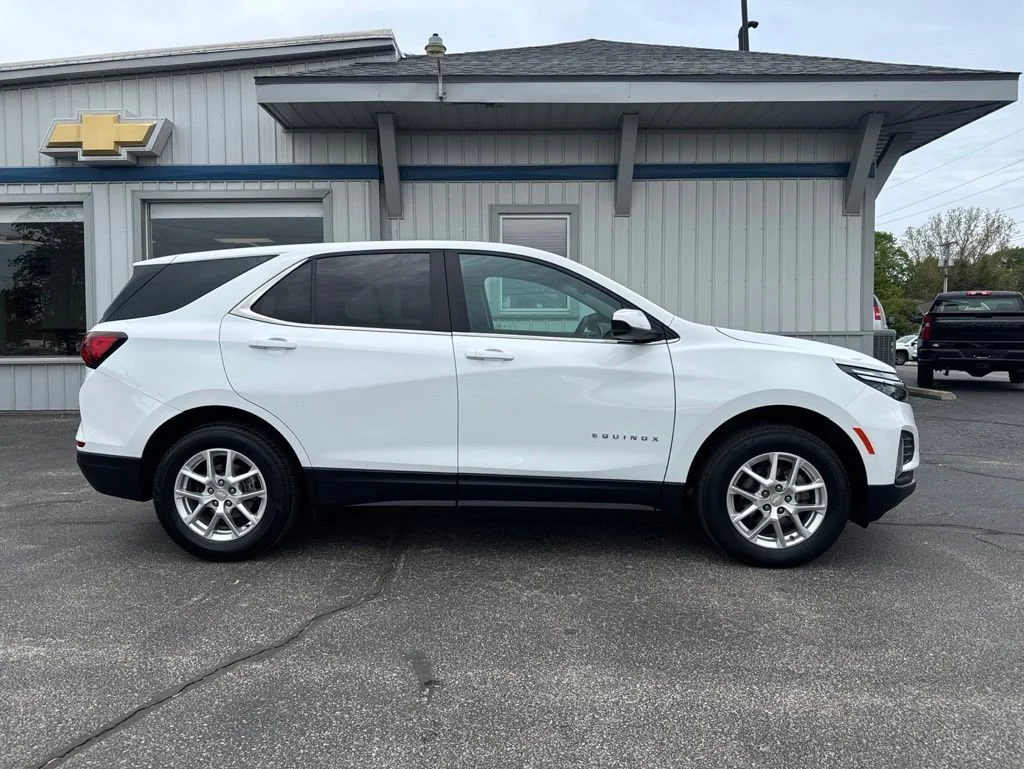 Used 2023 Summit White Chevrolet LT image 8