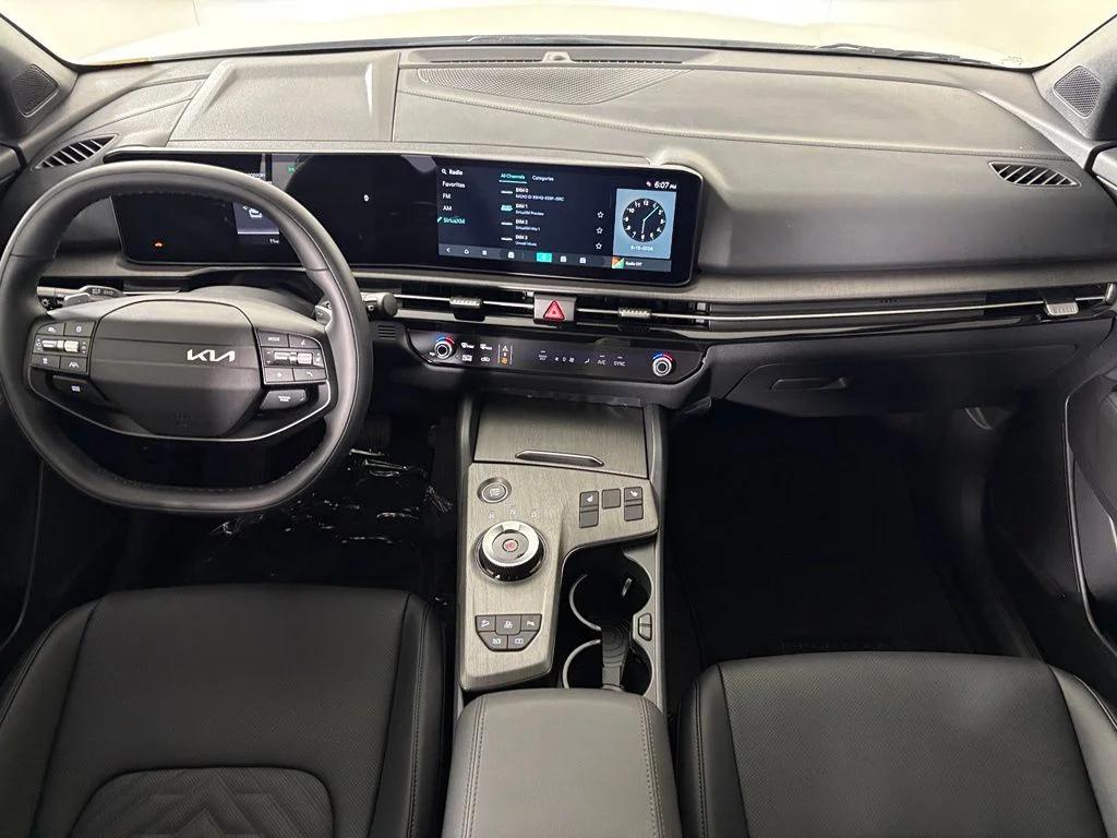 New 2027 White Kia X-Line image 34