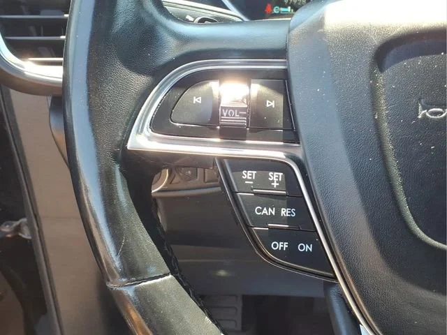 Used 2019  Lincoln Reserve image 13