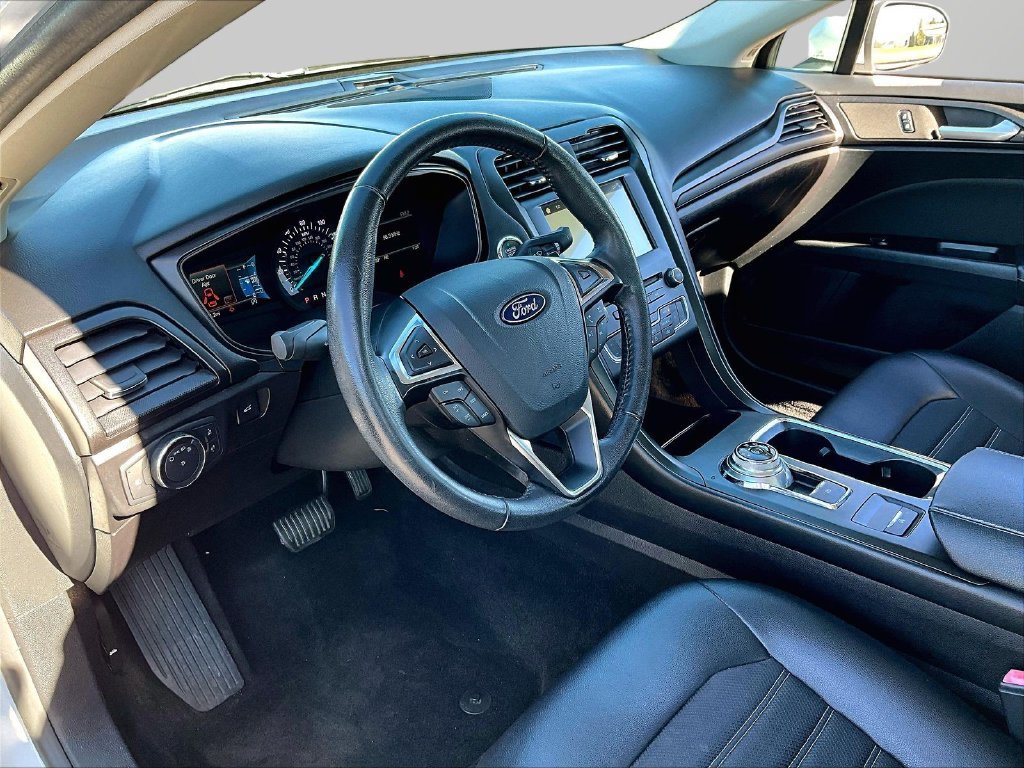 Used 2018 White Ford SE image 19