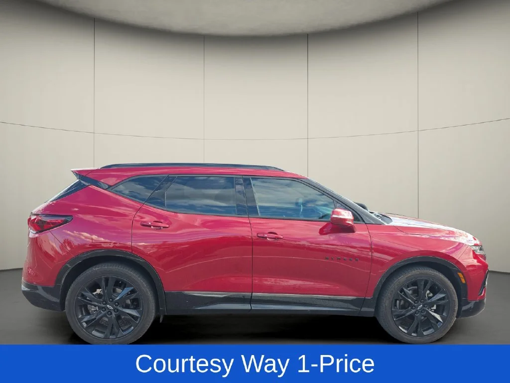Used 2019 Red Chevrolet RS image 11