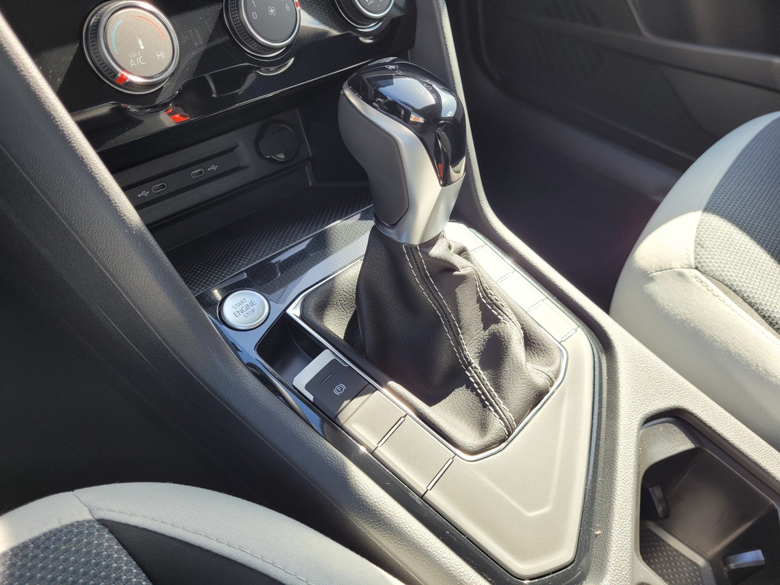 New 2026 White Volkswagen 1.5T S image 12