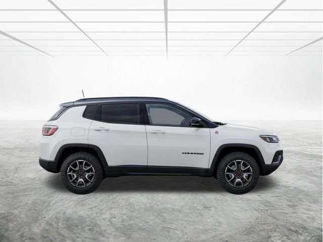 New 2026 Bright White Clear-Coat Exterior Paint Jeep Trailhawk image 22