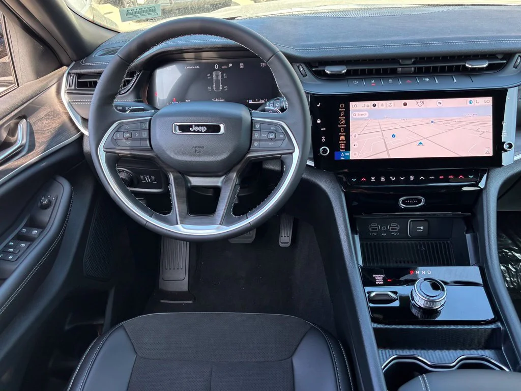 New 2027 Gray Jeep Laredo Altitude image 12