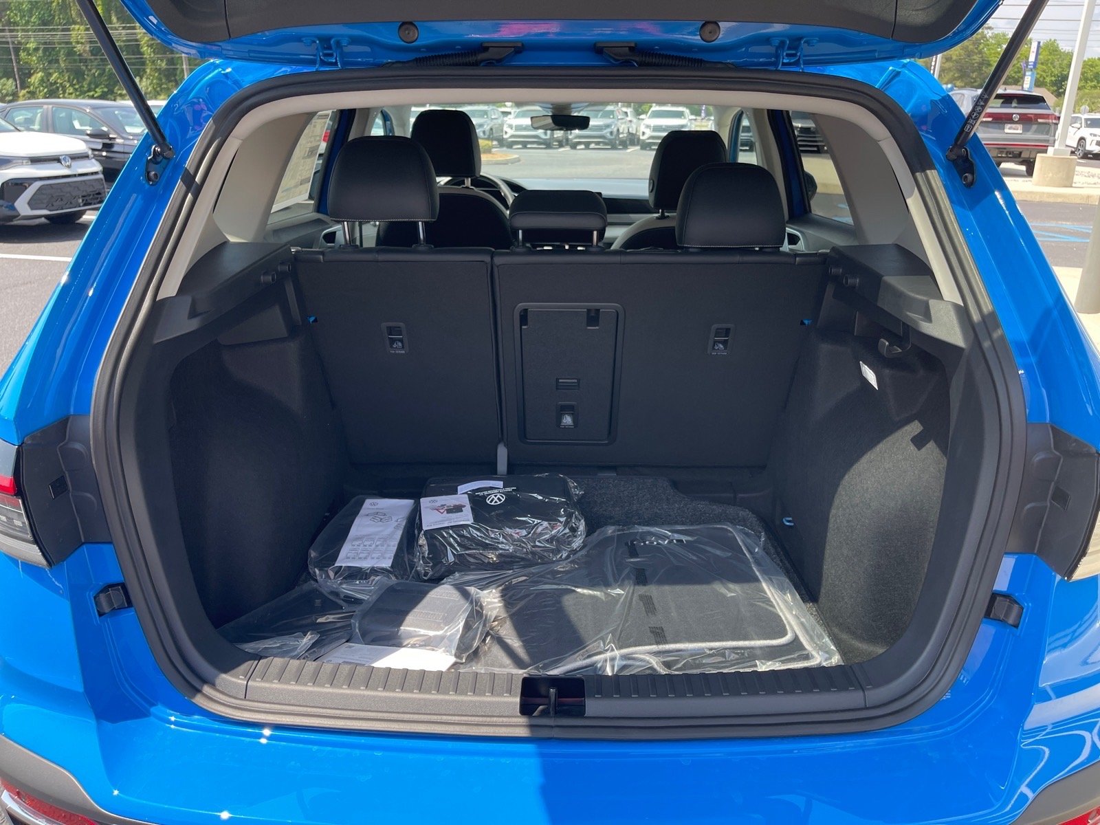 New 2026 Cornflower Blue Volkswagen SE image 14