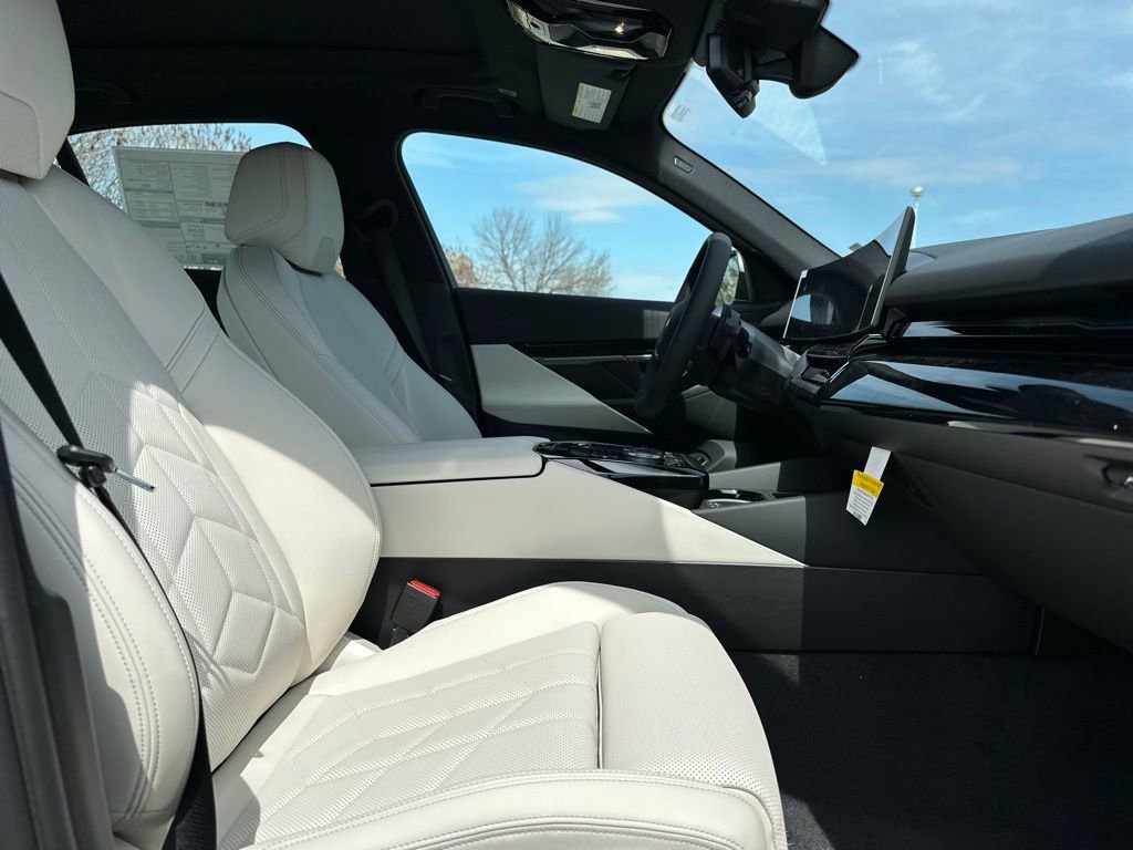 New 2026 Dark Graphite Metallic BMW 530i xDrive image 24