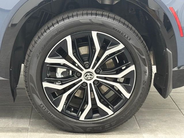 Used 2025 White Toyota XLE image 6