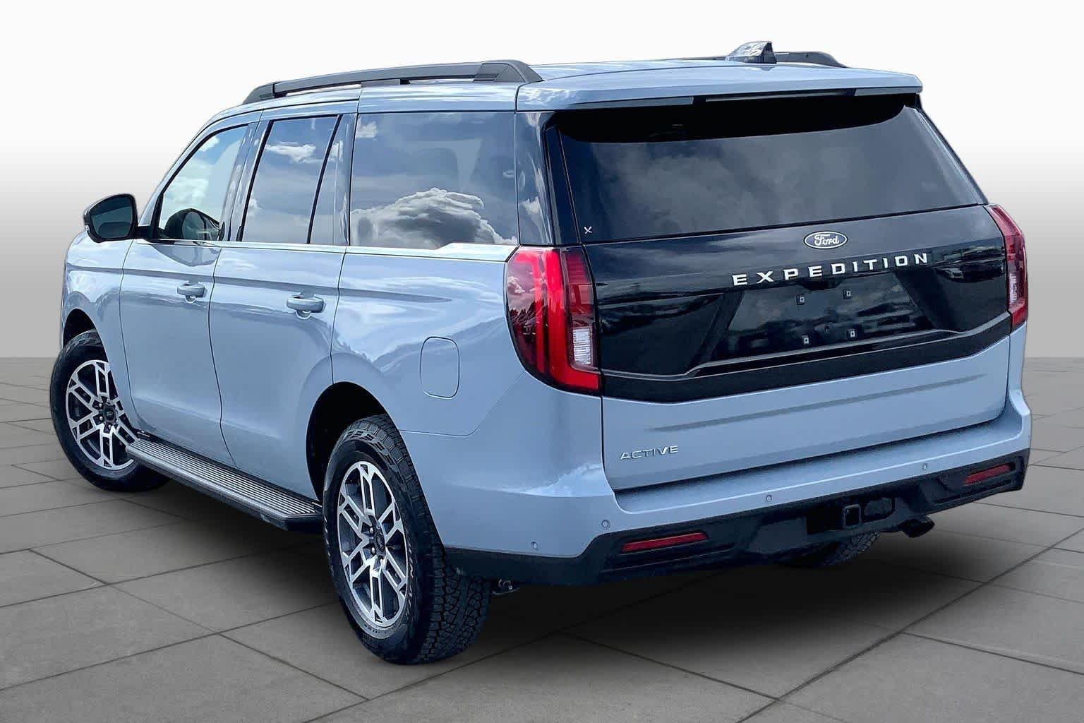 Certified Used 2025 Glacier Gray Metallic Ford Active image 11