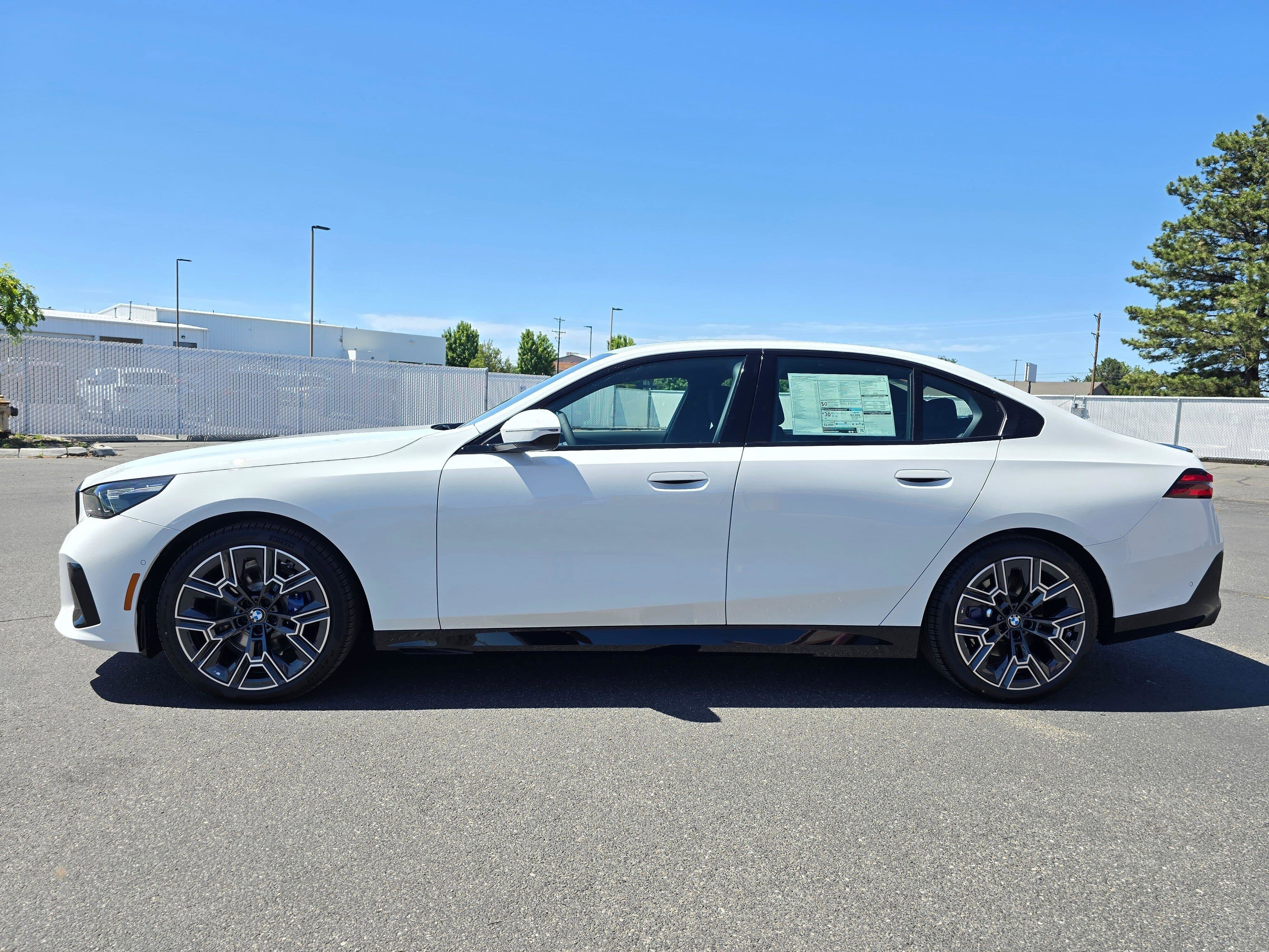 New 2027 Alpine White BMW 530i xDrive image 3
