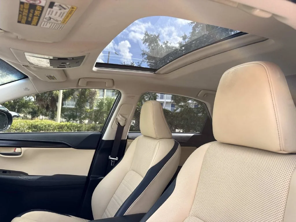 Used 2015 Red Lexus 200t image 28