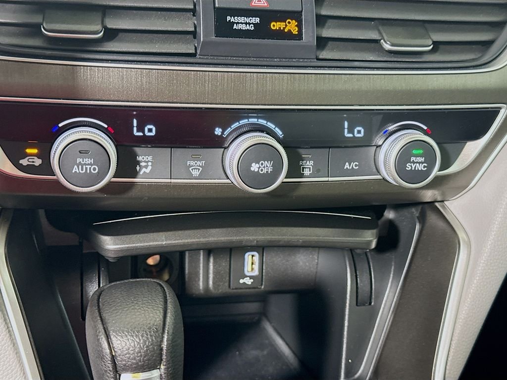 Used 2020 Lunar Silver Metallic Honda LX image 16