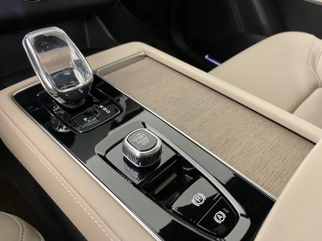 2025 Volvo XC90 Core - Photo 34