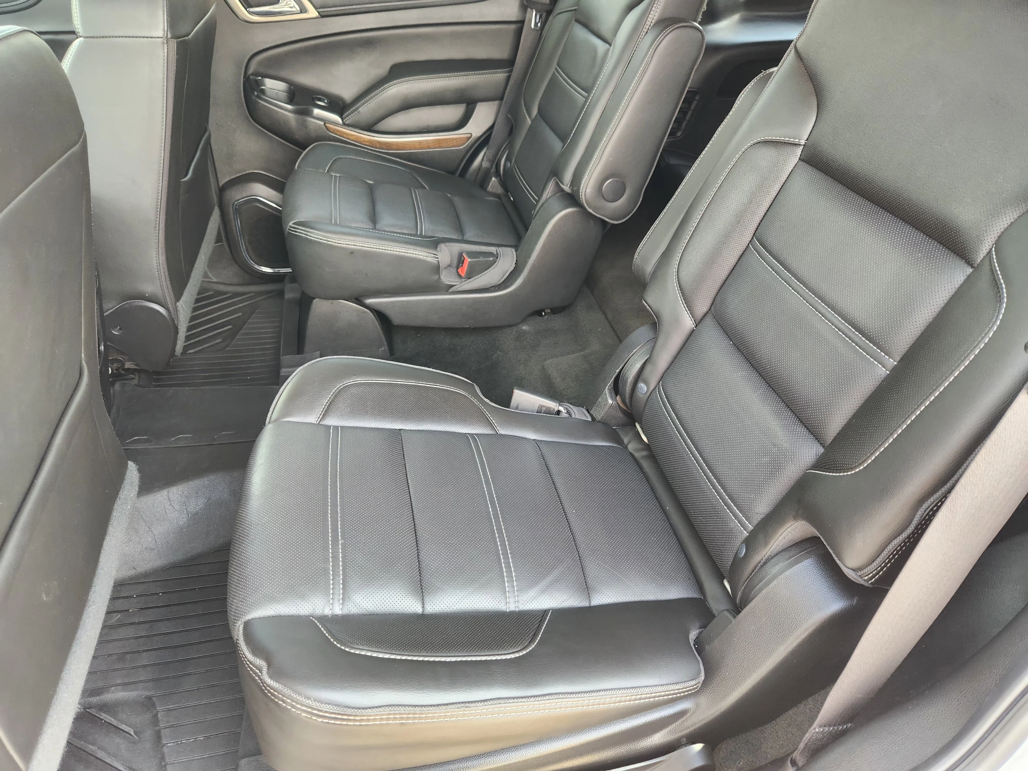 Used 2018 Quicksilver Metallic GMC Denali image 30
