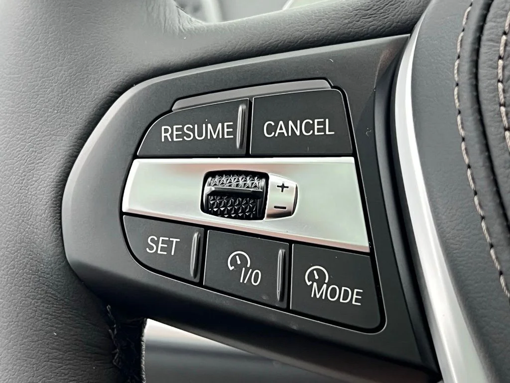 New 2026 Dravit Grey Metallic BMW xDrive50e image 19