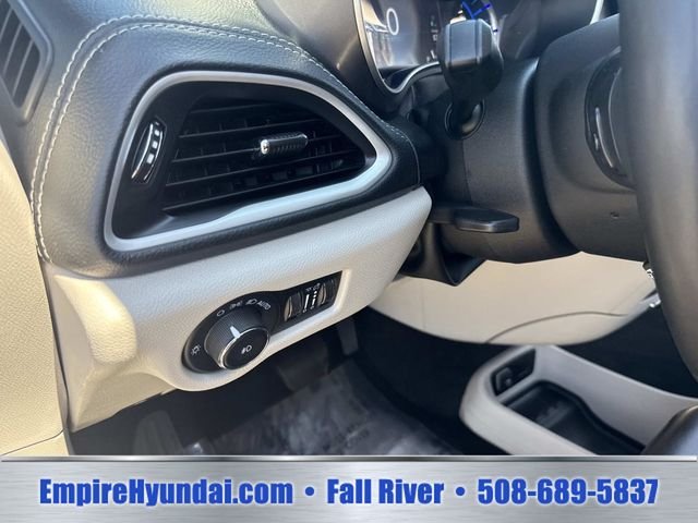 2023 Chrysler Pacifica Hybrid Touring L - Photo 23