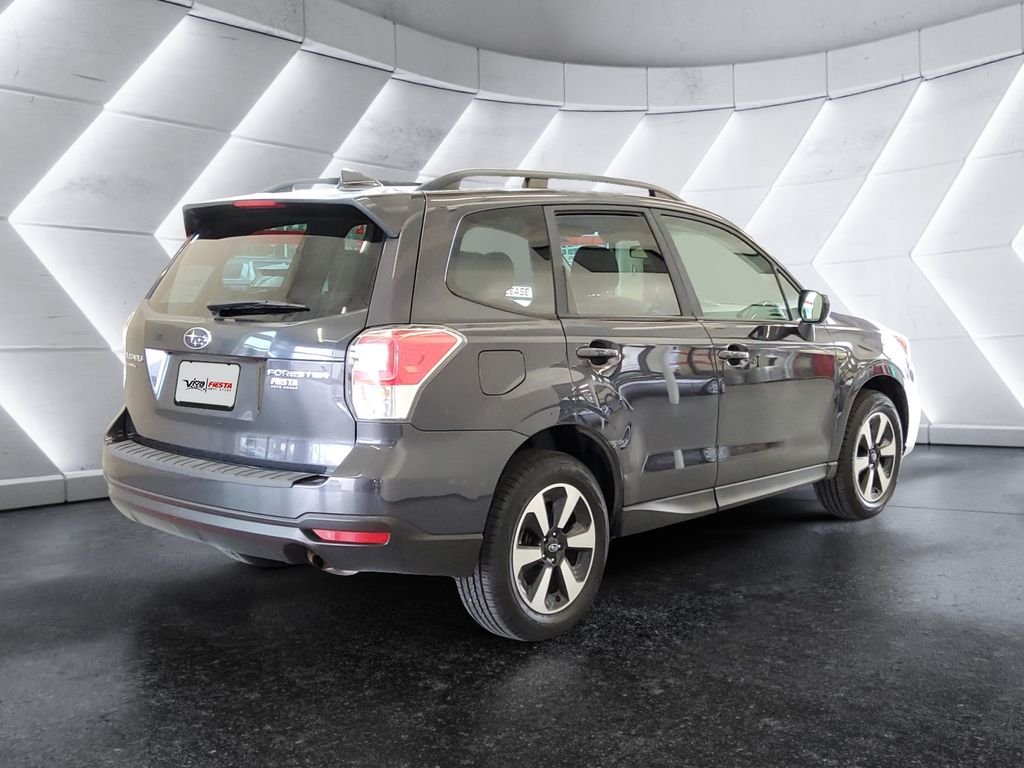 Used 2018 Gray Subaru 2.5i Premium image 4