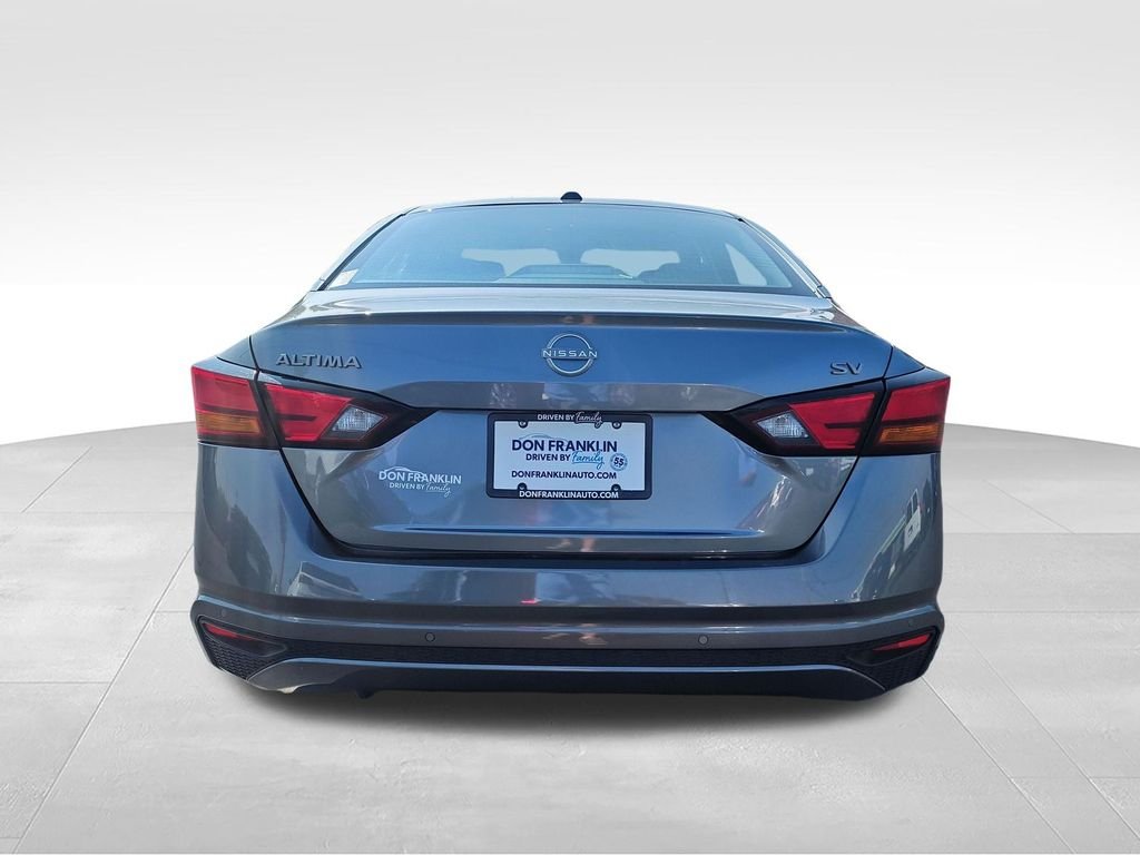 Used 2023 Gray Nissan 2.5 SV image 4