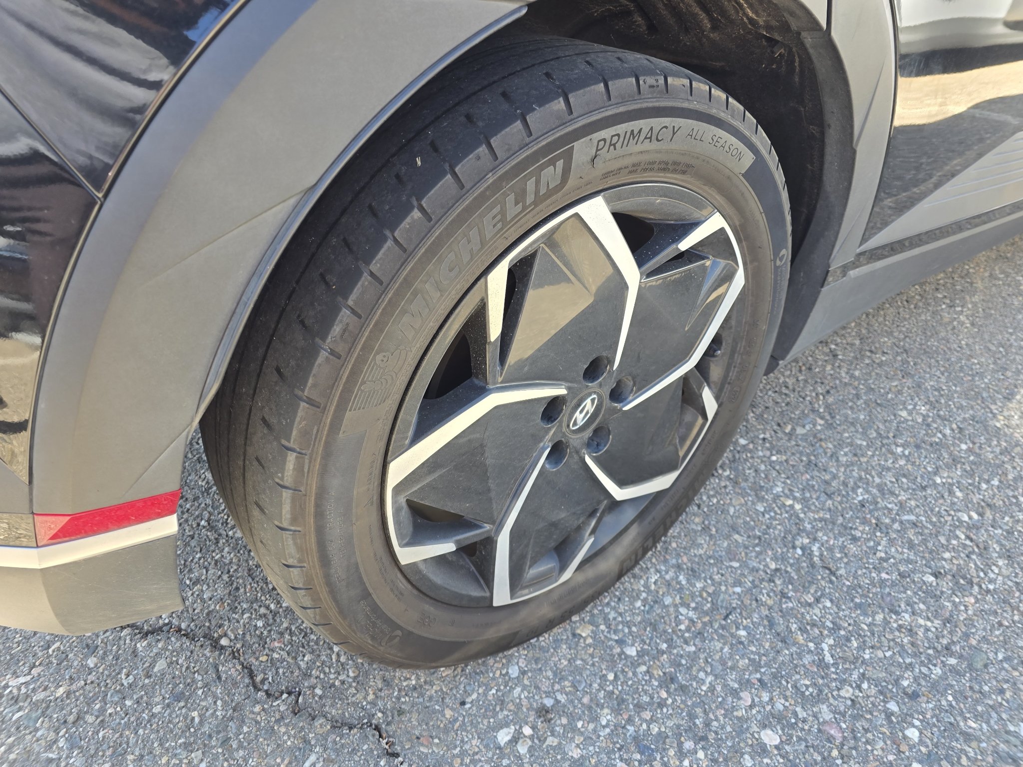 Used 2024 Abyss Black Hyundai SEL image 18