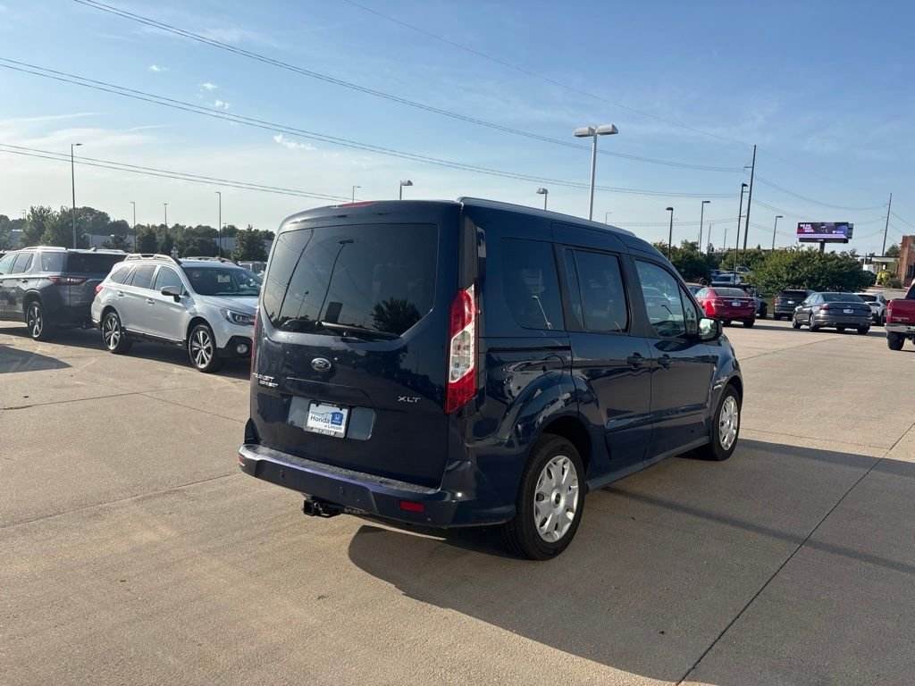Used 2017 Dark Blue Ford XLT image 5