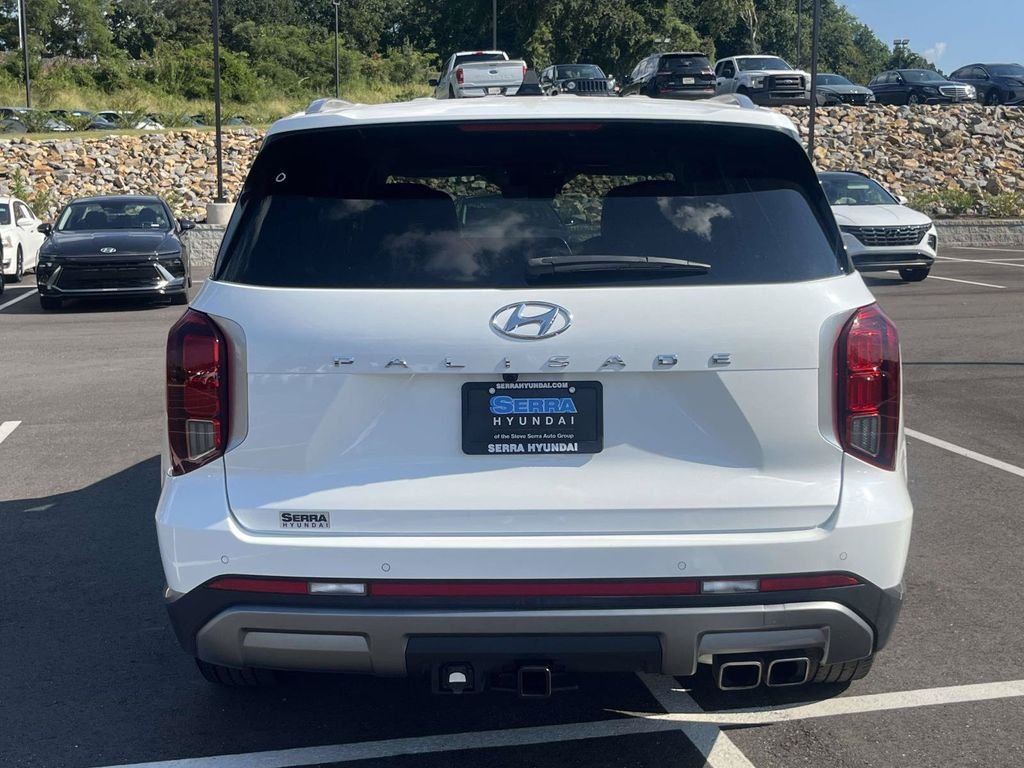 Used 2025 White Hyundai SEL image 4