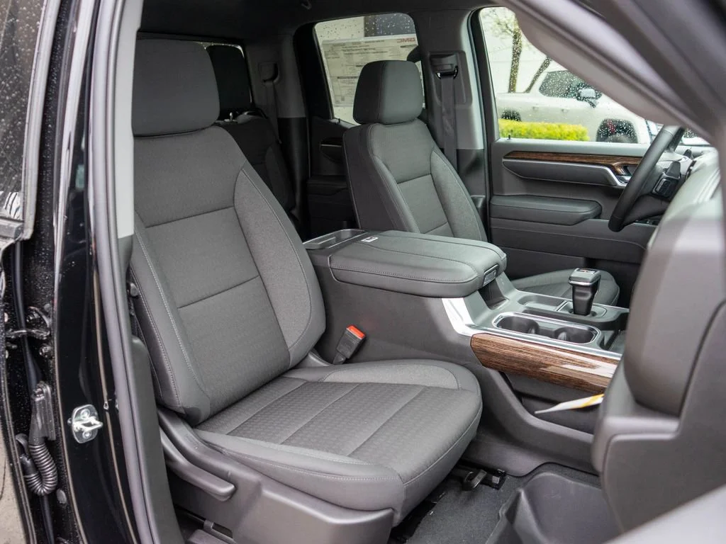 New 2026 Onyx Black GMC Elevation image 9