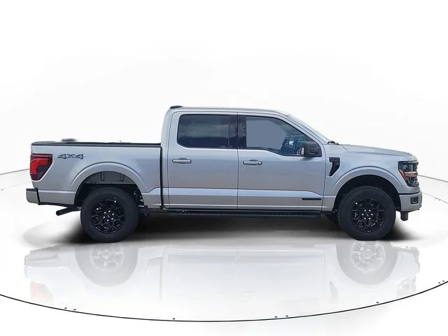 New 2026 Silver Metallic Ford XLT image 4