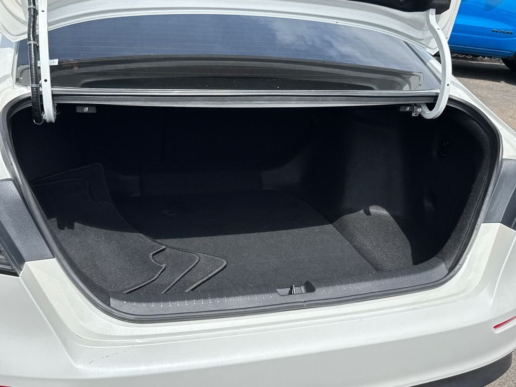 Used 2024 White Honda EX image 10