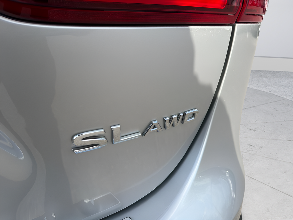 Used 2022 Silver Nissan SL image 43
