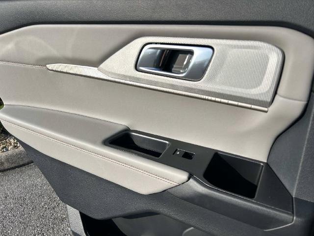 New 2027 Carbonized Gray Metallic Ford Active image 17