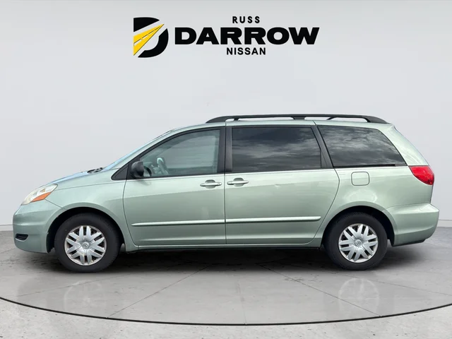 Used 2010 Toyota Sienna LE with VIN 5TDKK4CC9AS318276 for sale in Milwaukee, WI