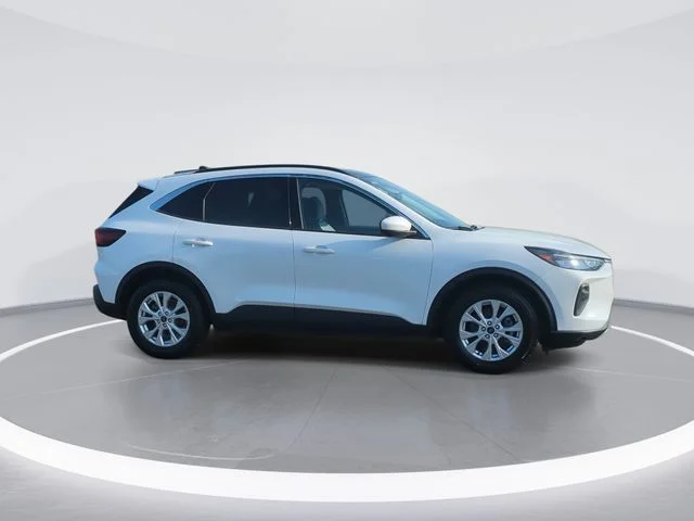 Used 2024 White Ford Active image 9