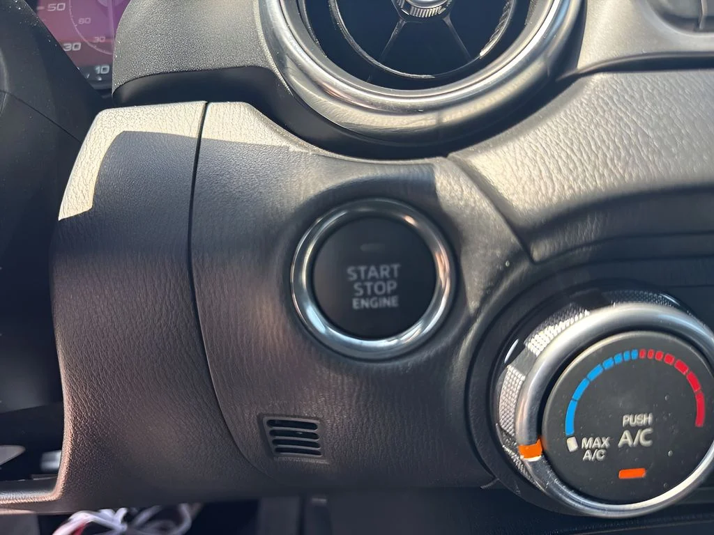 Used 2018 Black FIAT Classica image 19