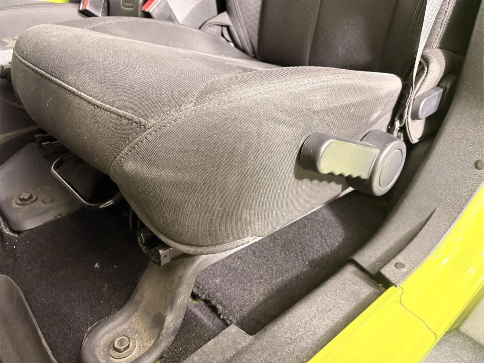 Used 2016 Hypergreen Clearcoat Jeep Sport image 13