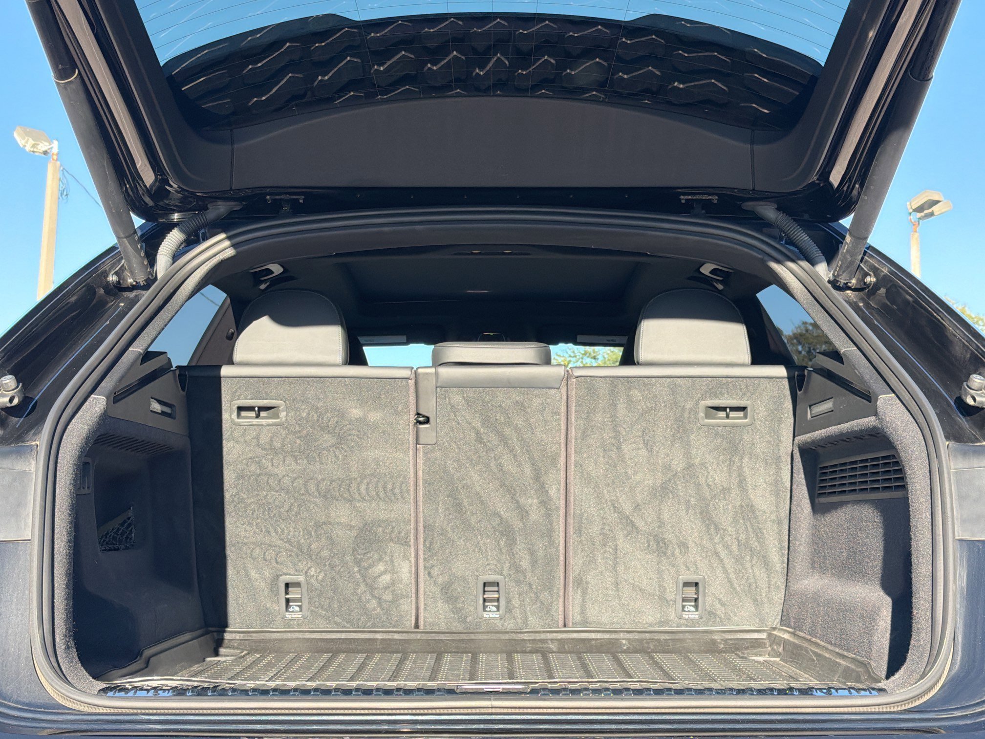 2022 Audi RS Q8 Base - Photo 11