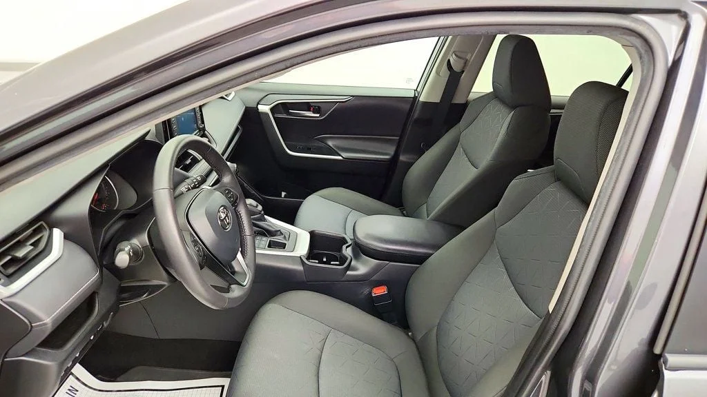 Used 2022 Magnetic Gray Metallic Toyota XLE AWD image 20